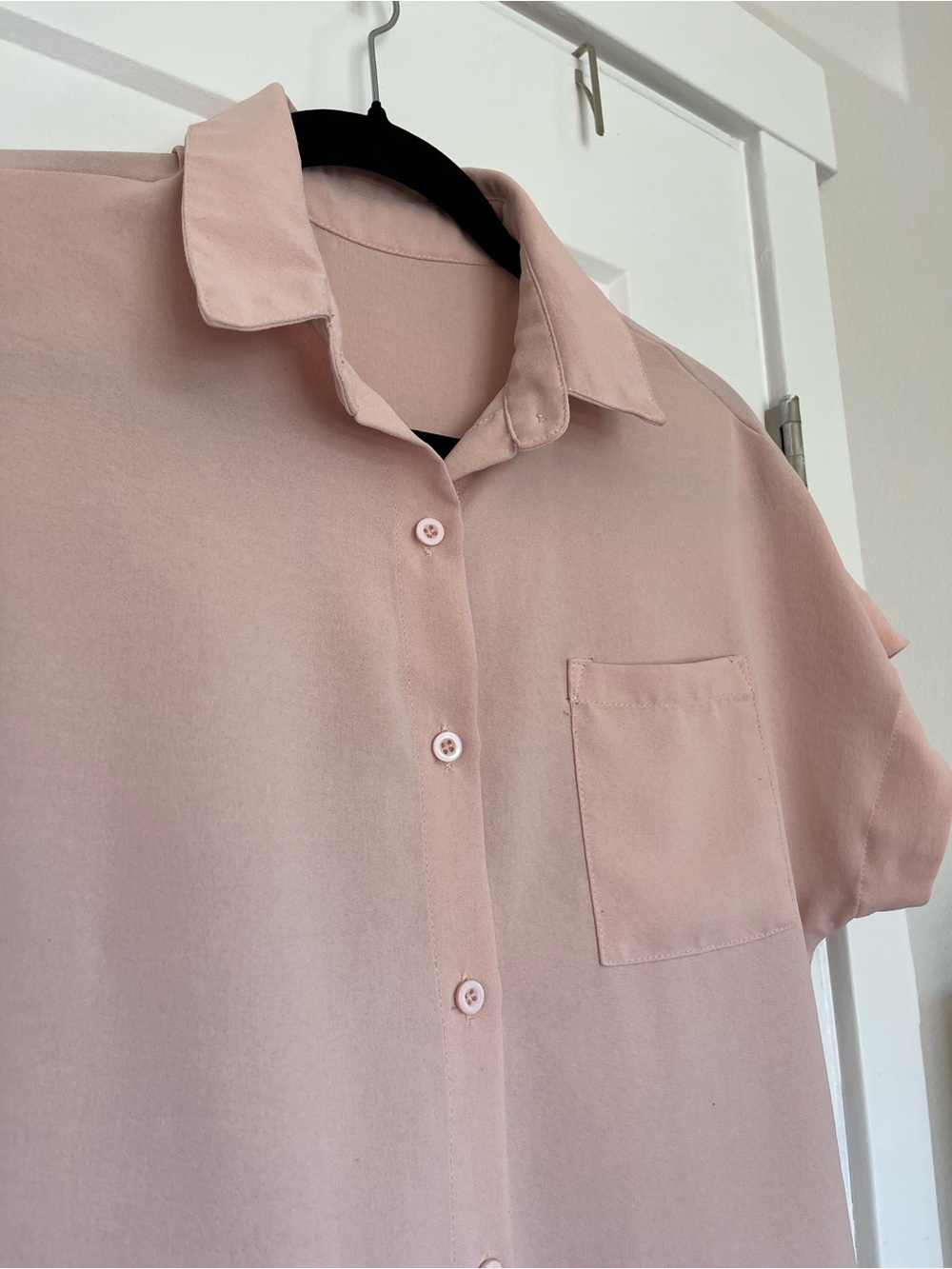 Women’s Short-Sleeve Button-Up Shirt in Blush Pink